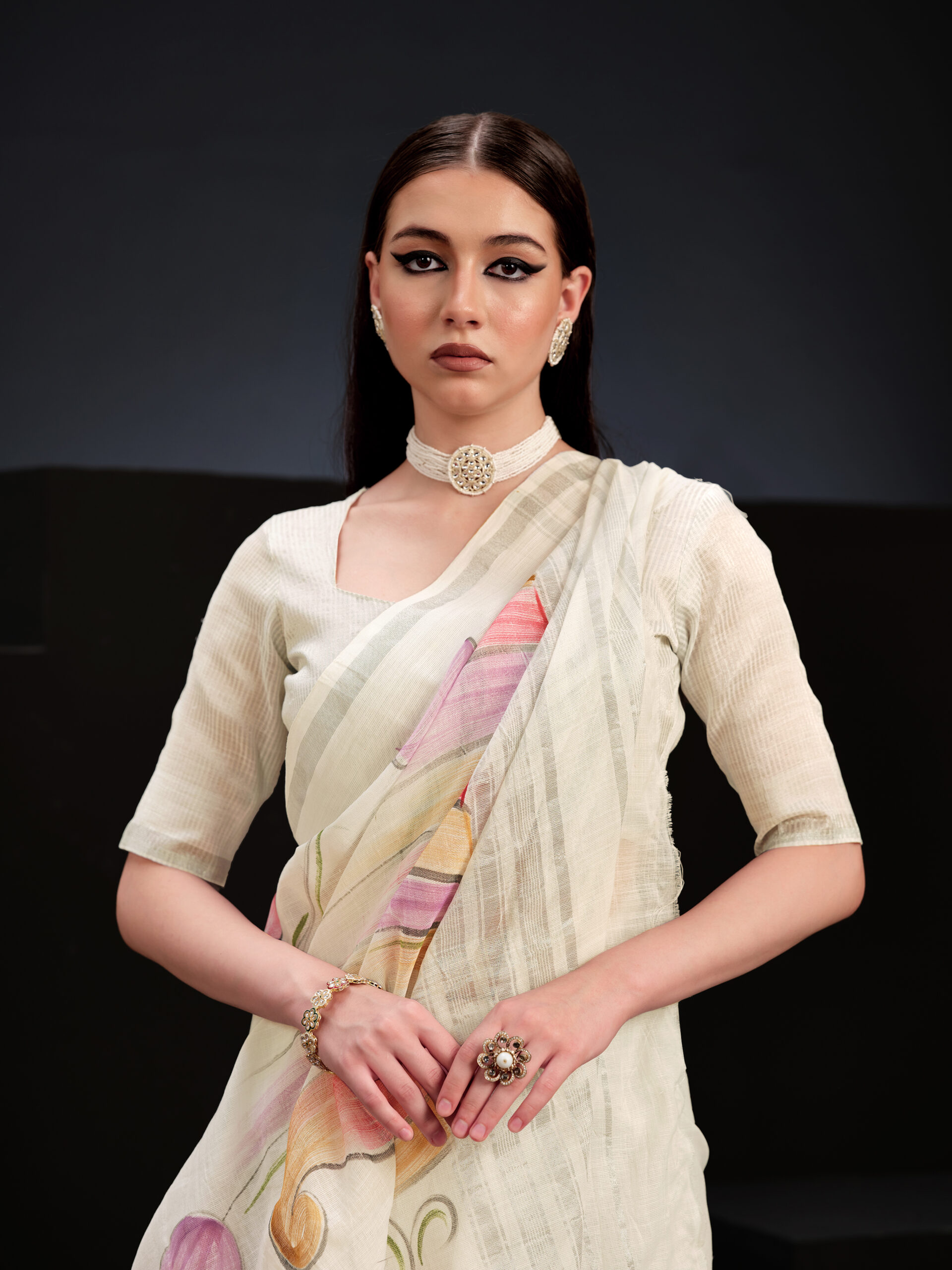 Off White Linen Saree with Hand Print & Simple Design – 