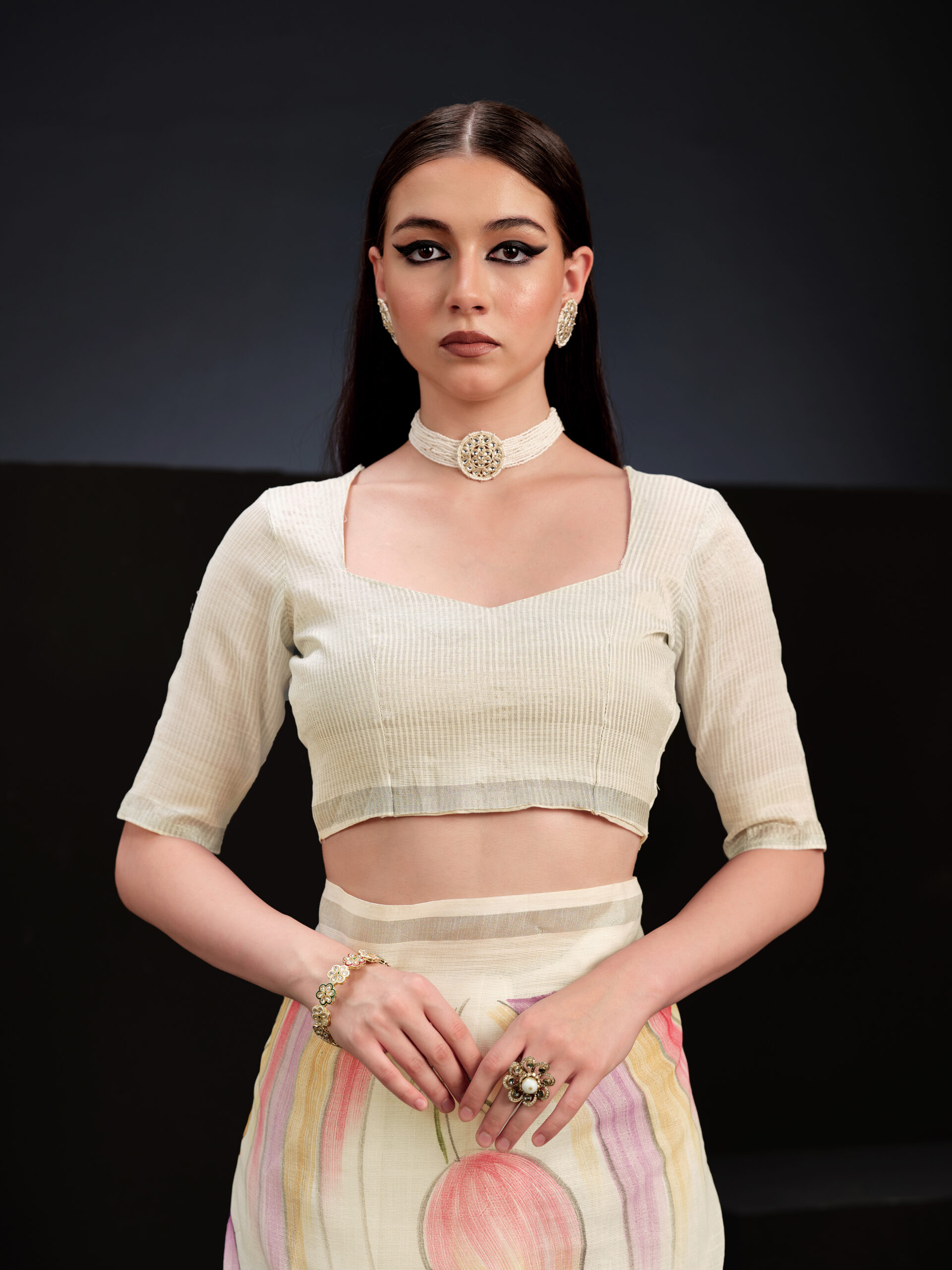 Off White Linen Saree with Hand Print & Simple Design – 