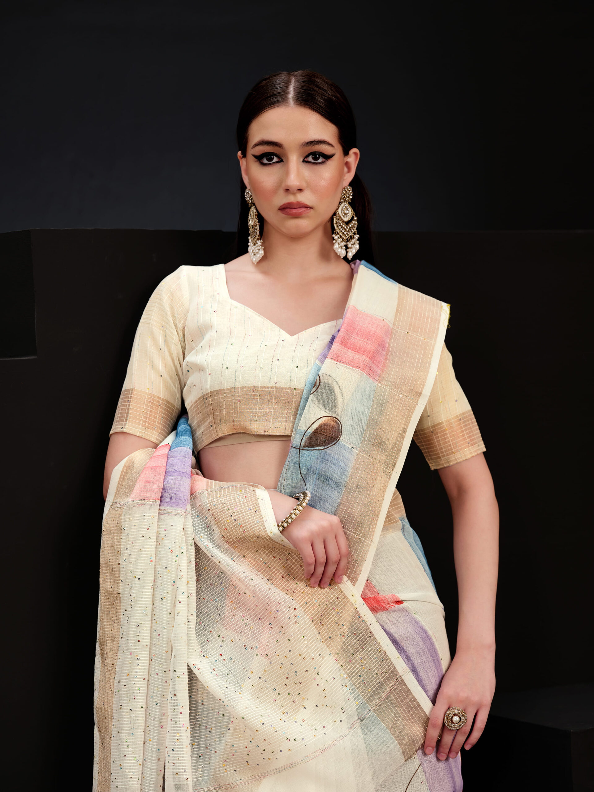 Bit of Blue Linen Saree with Hand Print & Simple Design – 