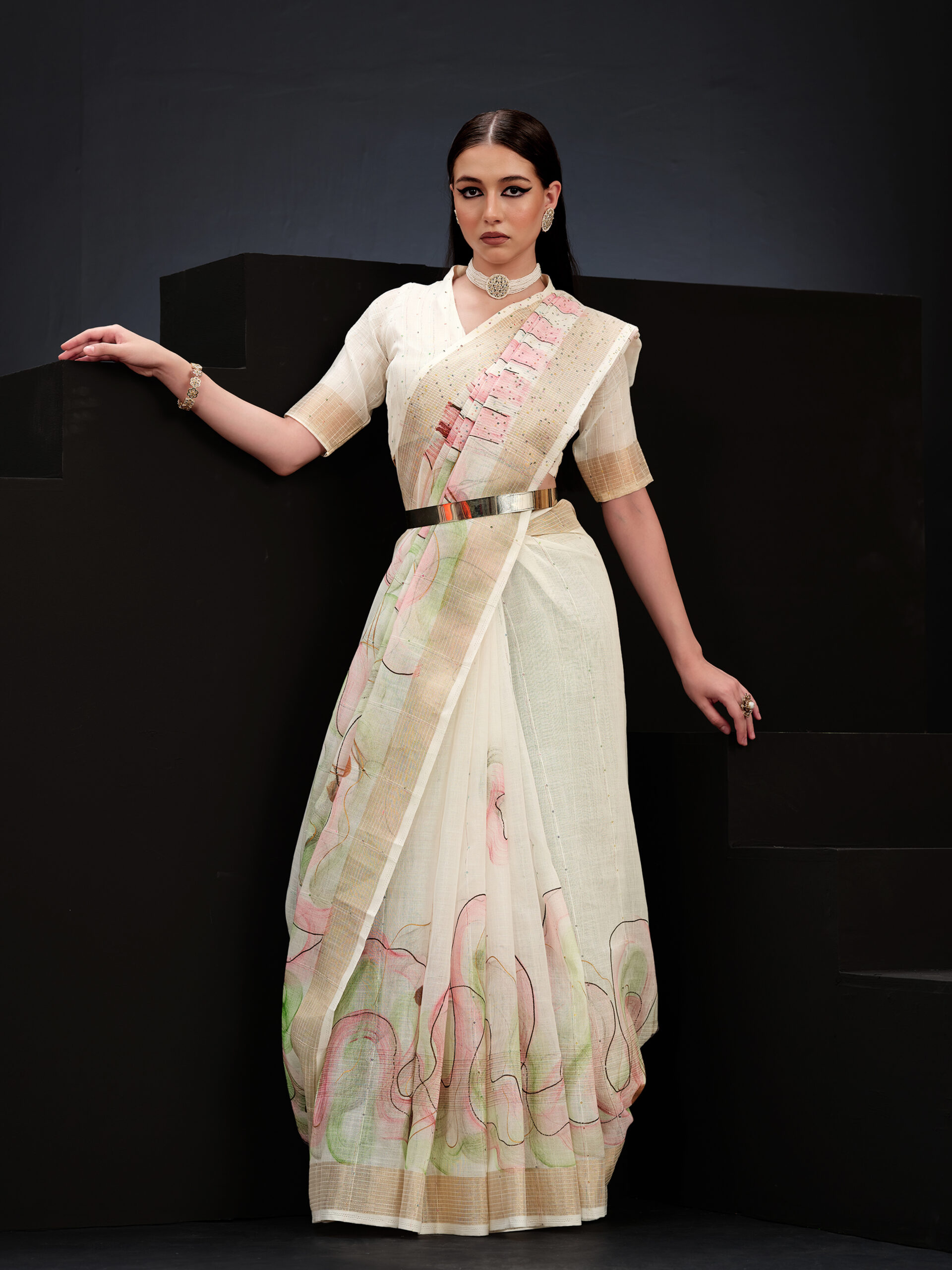 Bright White Linen Saree with Hand Print and Simple Design – 