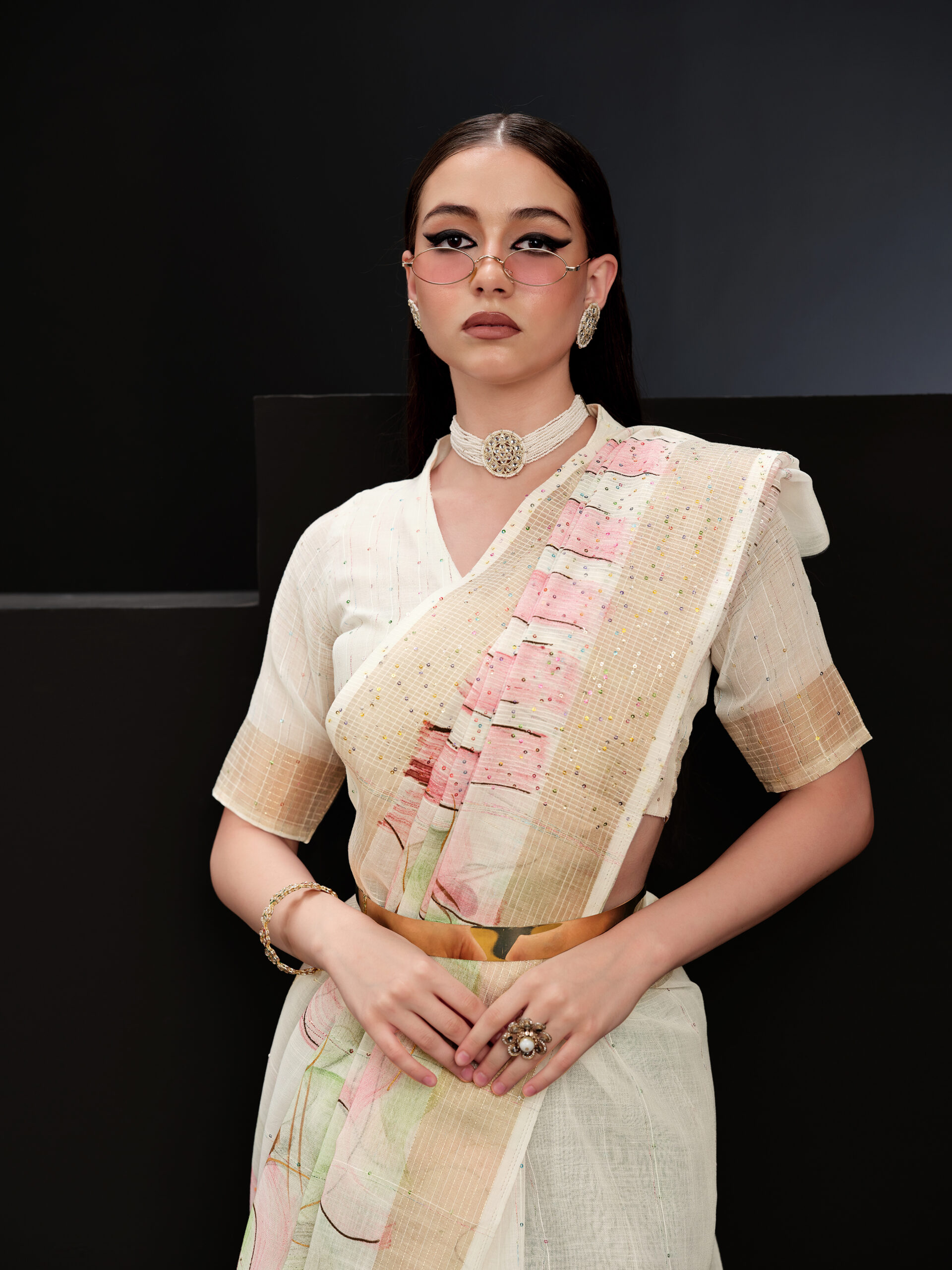 Bright White Linen Saree with Hand Print and Simple Design – 