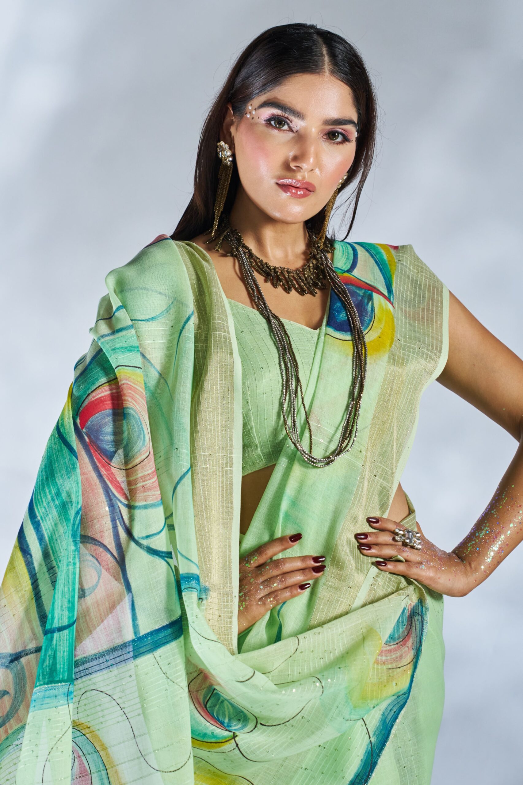 Light Green Linen Saree with Hand Print Design – 