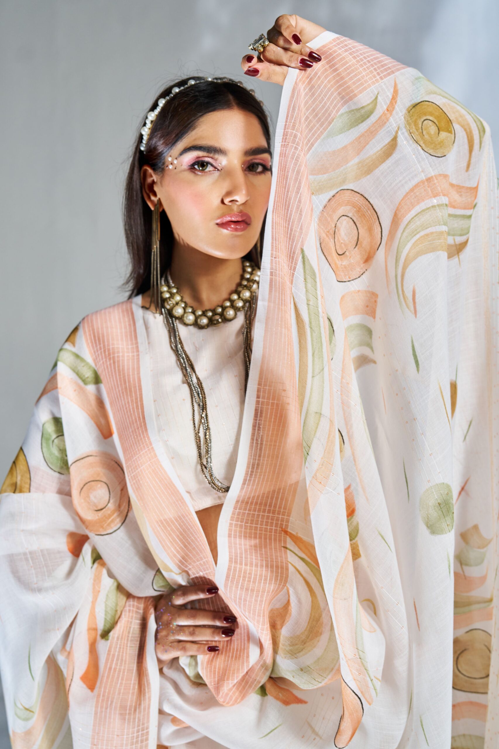 White Linen Saree with Hand Print Design – 